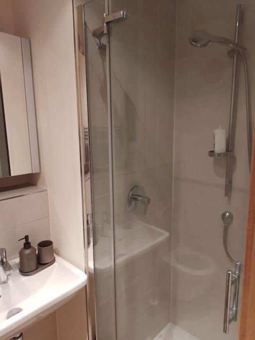 Beautiful 2Br/2Bar Apartement In European District Bruxelles Esterno foto